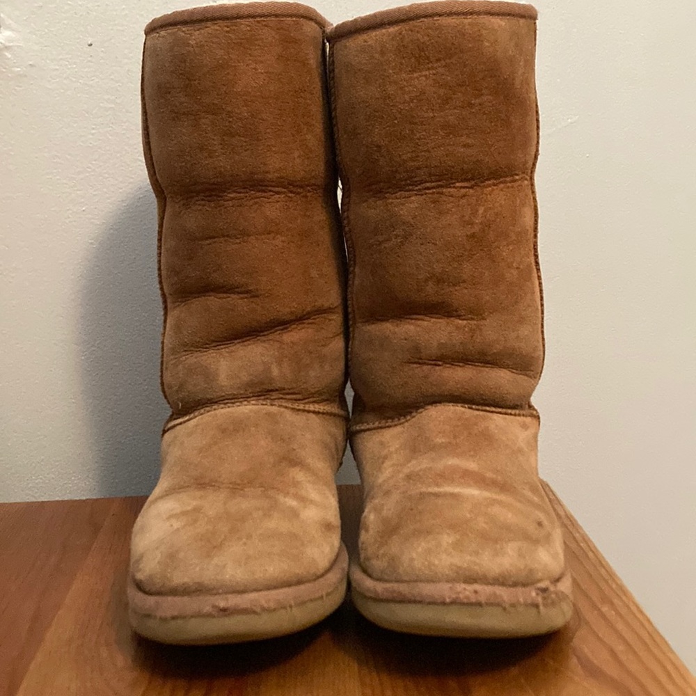 UGG Classic Tall II Chestnut Size 8